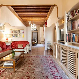 fortuny3967-suites-wine.hotelinveneto.com/